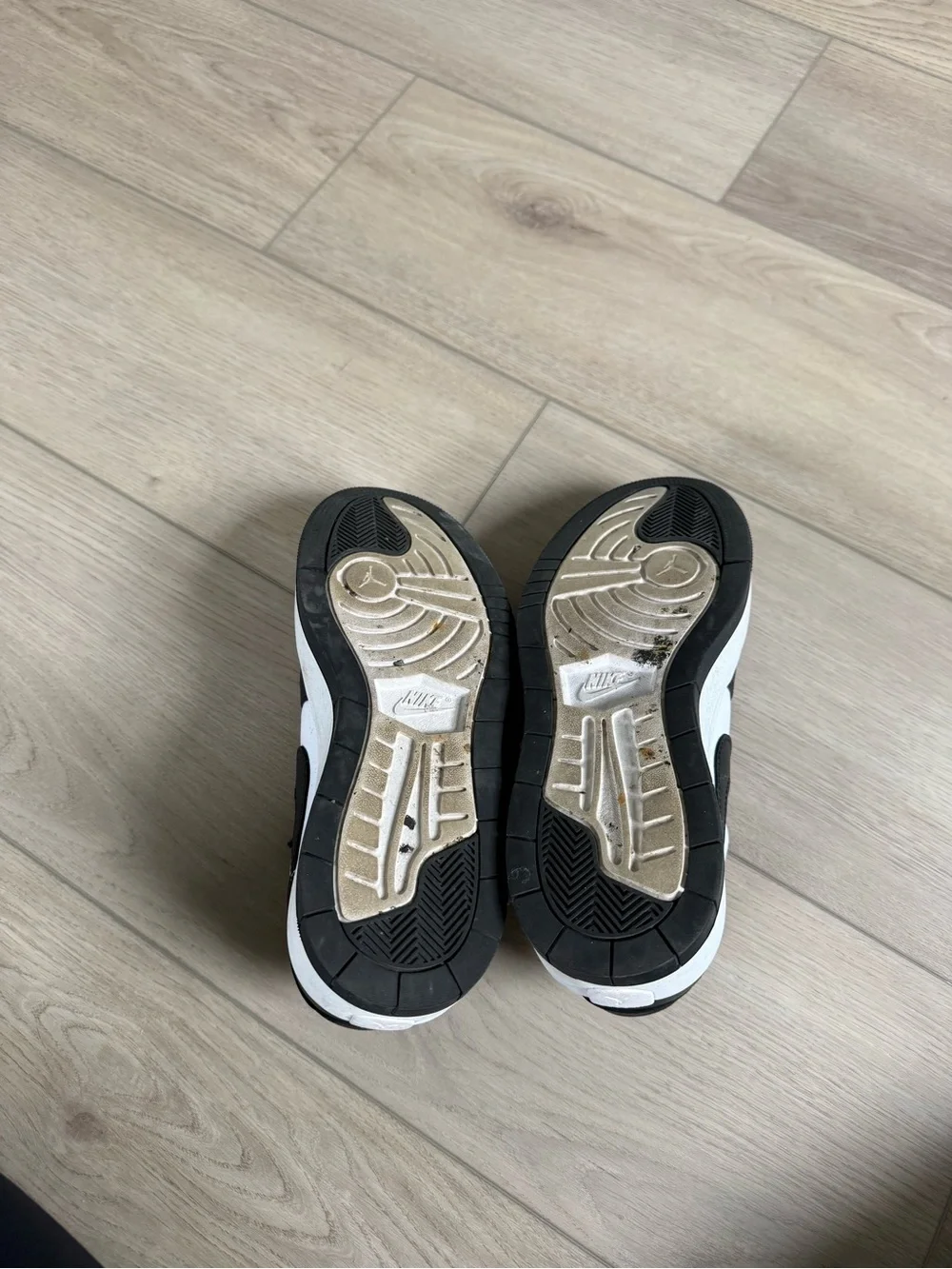 Nike Jordan Platform Sneakers - Picture 3 of 4